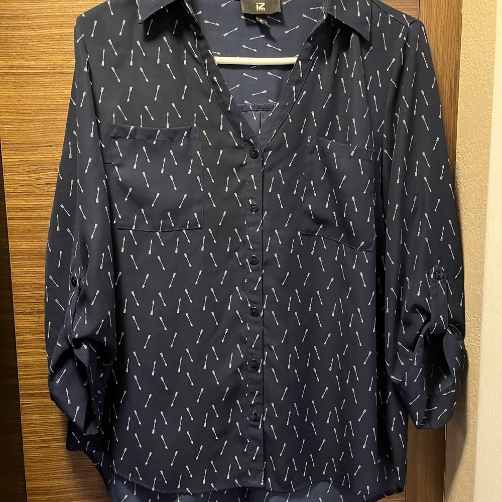 Blue Geometric Pattern Blouse with V-Neck